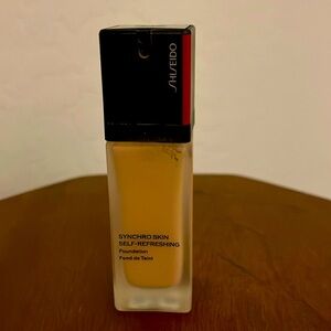 Shiseido Synchro Skin self refreshing
Foundation #160 shell
90% full